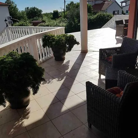 Sunshine Apartment *