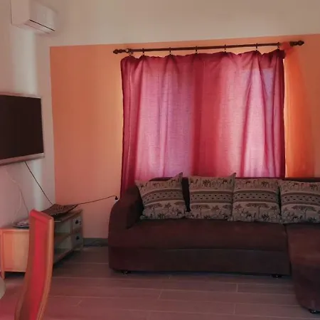 Sunshine Apartment *