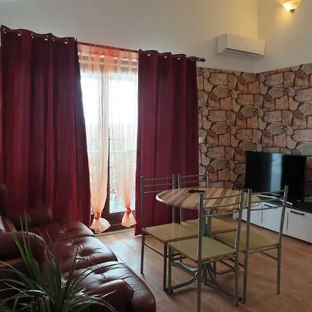 Sunshine Apartment *